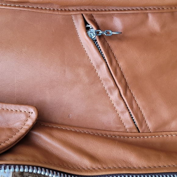 Schott NYC Vintage Leather Jacket - Picture 4 of 16